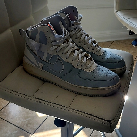 White and Light Blue Air Force High Tops, EUC🎉🤍 Men's Size 12 - Picture 3 of 9